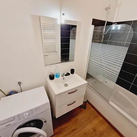 Apartment F3 Close To Fully Equipped Center
