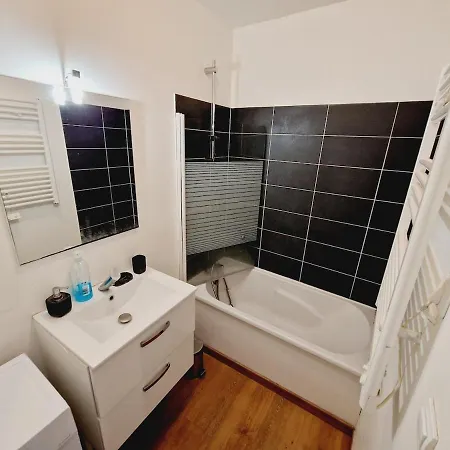 Apartment F3 Close To Fully Equipped Center *